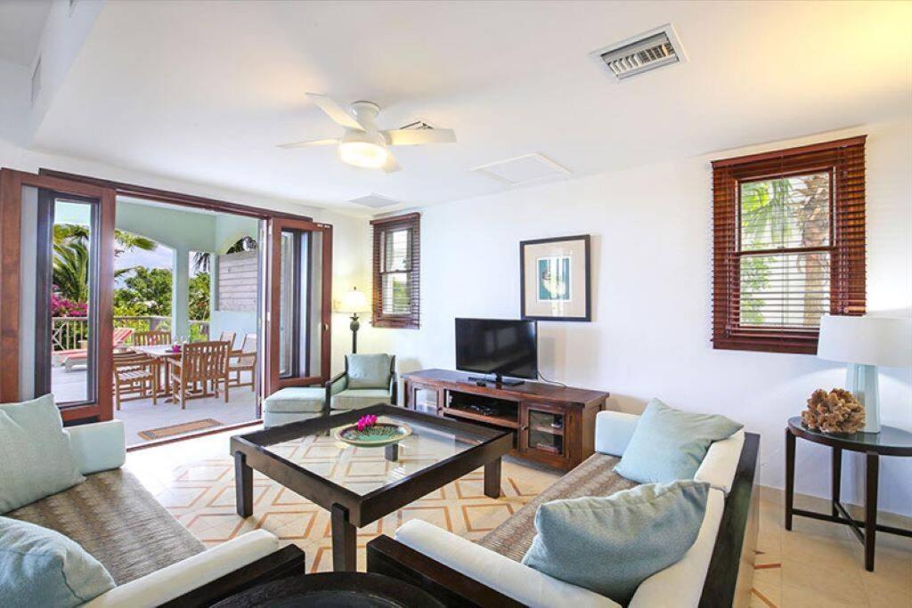 Pelican Paradise Villa - Leeward Beach Grace Bay Extérieur photo