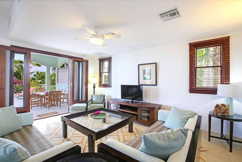 Pelican Paradise Villa - Leeward Beach Grace Bay Extérieur photo